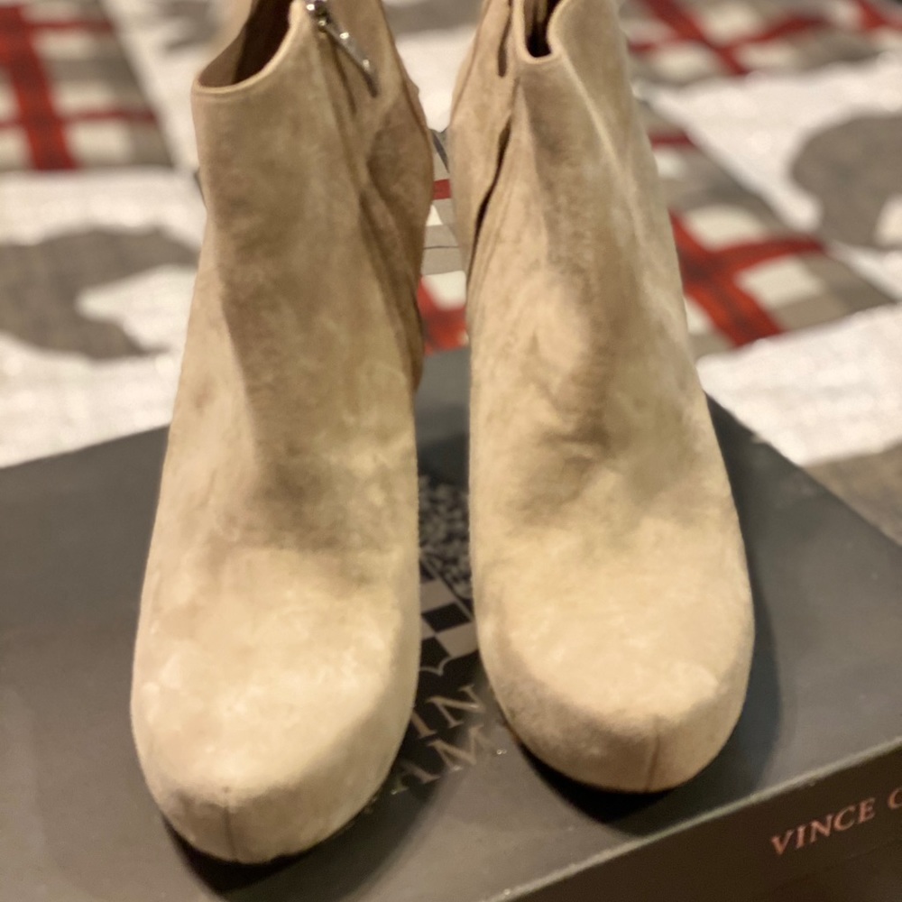 Real suede Vince C booties 👀
